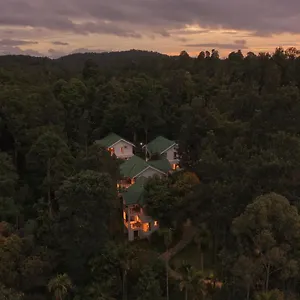 Курортный комплекс The Woods Wayanad, Салтэн-Батери